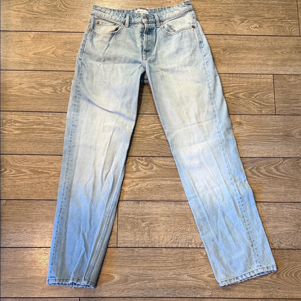 Zara Women's Light Blue Straight Jeans